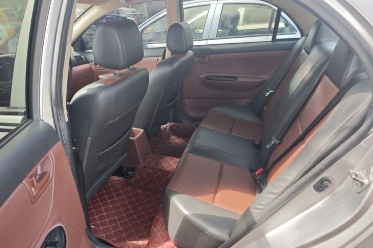 Used BYD F3 2012 Energy-Saving Model 1.5L Manual Comfort Version Interior 2