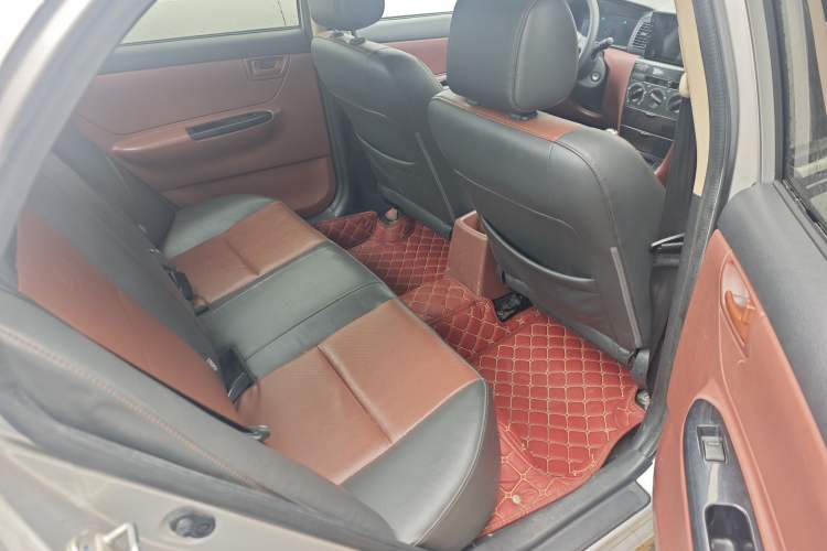 Used BYD F3 2012 Energy-Saving Model 1.5L Manual Comfort Version Interior 4