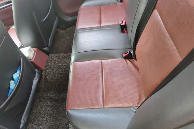 Used BYD F3 2012 Energy-Saving Model 1.5L Manual Comfort Version Left Rear Seat