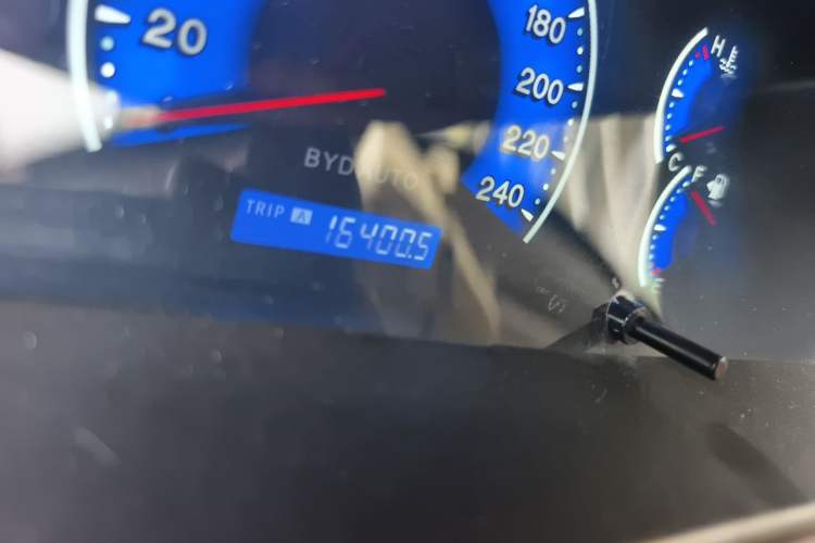 Used BYD F3 2012 Energy-Saving Model 1.5L Manual Comfort Version Odometer Close Up