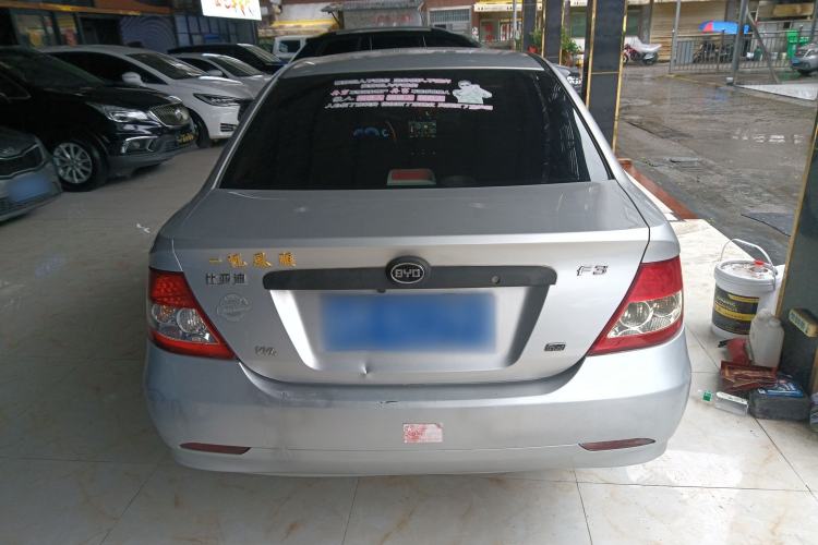 Used BYD F3 2012 Energy-Saving Model 1.5L Manual Comfort Version Rear