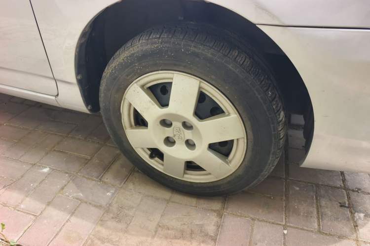 Used BYD F3 2012 Energy-Saving Model 1.5L Manual Comfort Version Right Front Wheel Hub