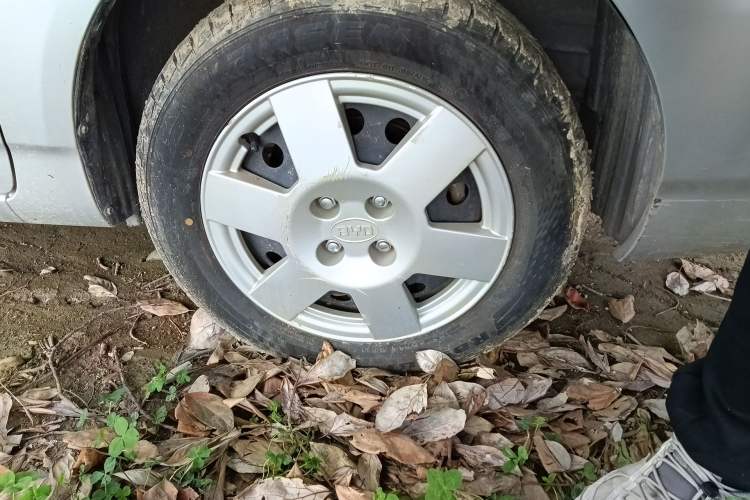 Used BYD F3 2012 Energy-Saving Edition 1.5L Manual Standard Model Right Front Wheel Hub