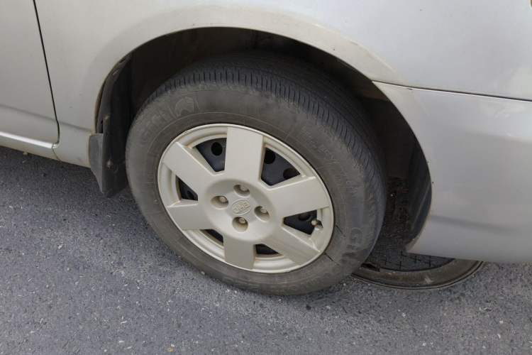 Used BYD F3 2012 Energy-Saving Model 1.5L Manual Comfort Version Right Front Wheel Hub