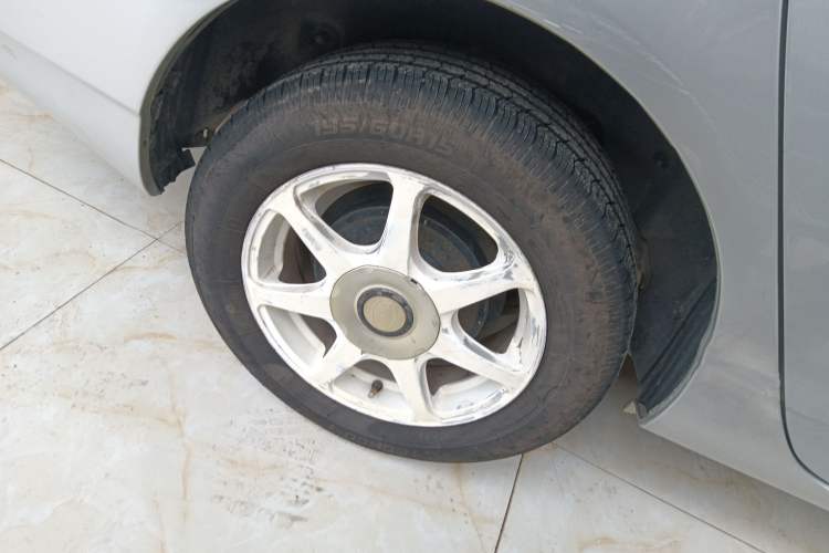 Used BYD F3 2012 Energy-Saving Model 1.5L Manual Comfort Version Right Rear Wheel Hub
