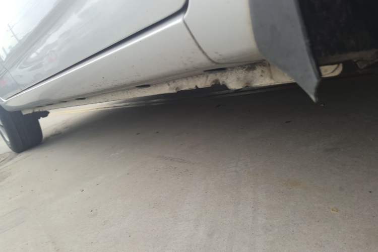 Used BYD F3 2012 Energy-Saving Model 1.5L Manual Comfort Version Right Side Sill