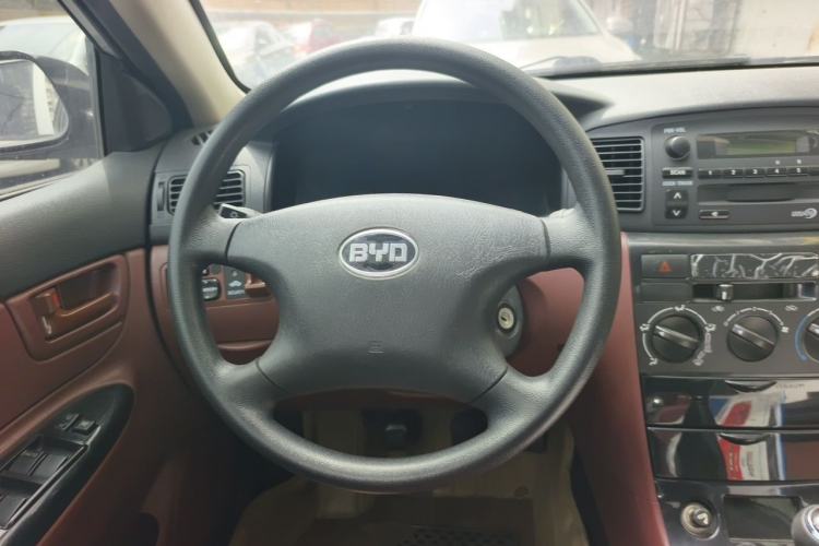 Used BYD F3 2012 Energy-Saving Model 1.5L Manual Comfort Version Steering Wheel