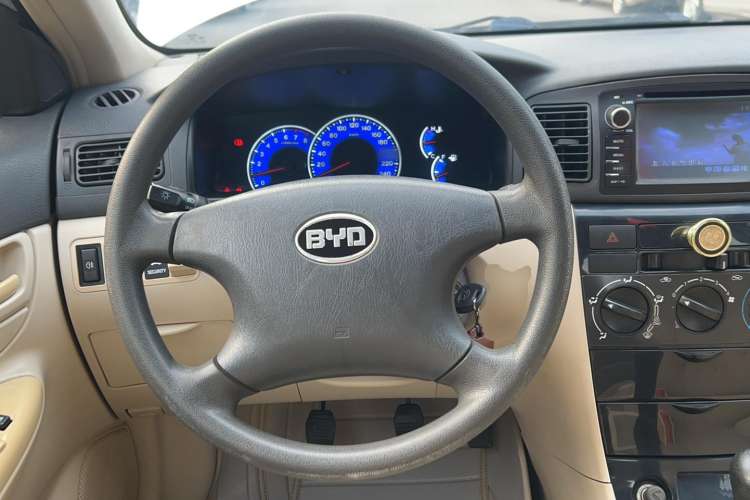 Used BYD F3 2012 Energy-Saving Model 1.5L Manual Comfort Version Steering Wheel