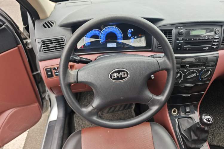 Used BYD F3 2012 Energy-Saving Model 1.5L Manual Comfort Version Steering Wheel