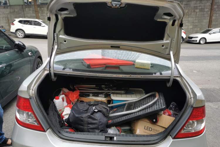 Used BYD F3 2012 Energy-Saving Model 1.5L Manual Comfort Version Trunk
