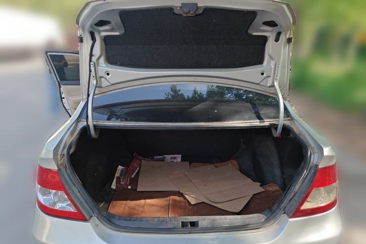 Used BYD F3 2012 Energy-Saving Edition 1.5L Manual Standard Model Trunk