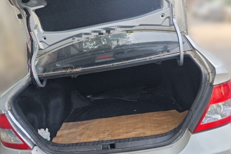 Used BYD F3 2012 Energy-Saving Model 1.5L Manual Comfort Version Trunk