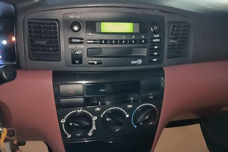 Used BYD F3 2012 Energy-Saving Edition 1.5L Manual Standard Model Audio And AC Panel