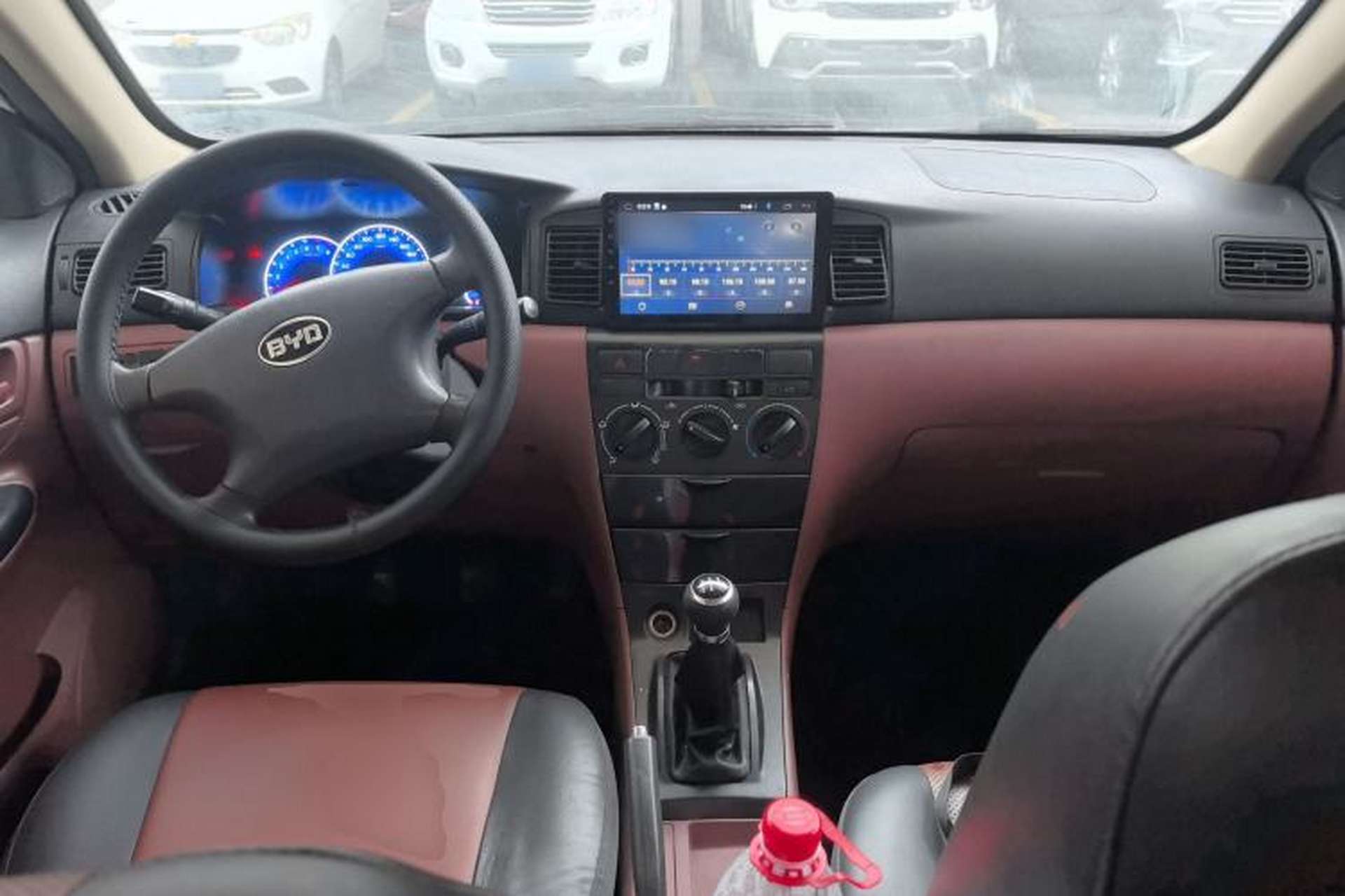 Used BYD F3 2012 Energy-Saving Model 1.5L Manual Comfort Version Center Console