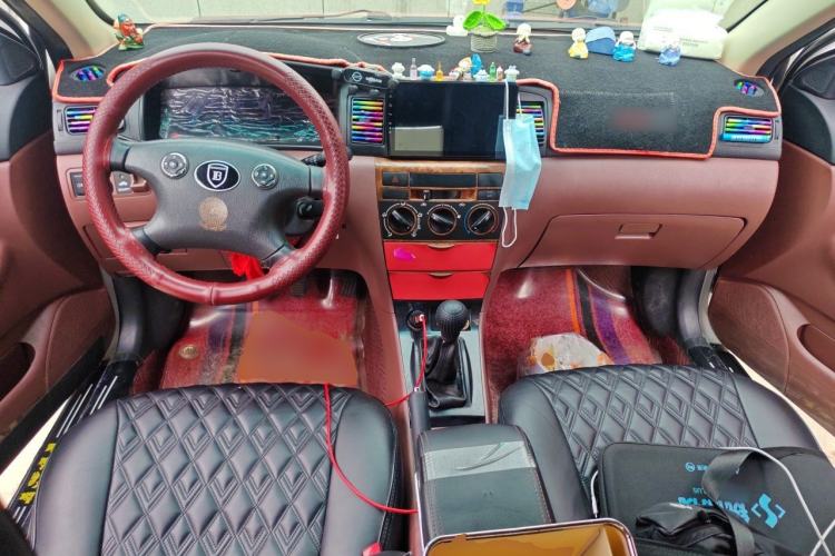 Used BYD F3 2012 Energy-Saving Model 1.5L Manual Comfort Version Center Console