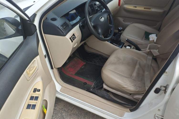 Used BYD F3 2012 Energy-Saving Model 1.5L Manual Comfort Version Driver Seat