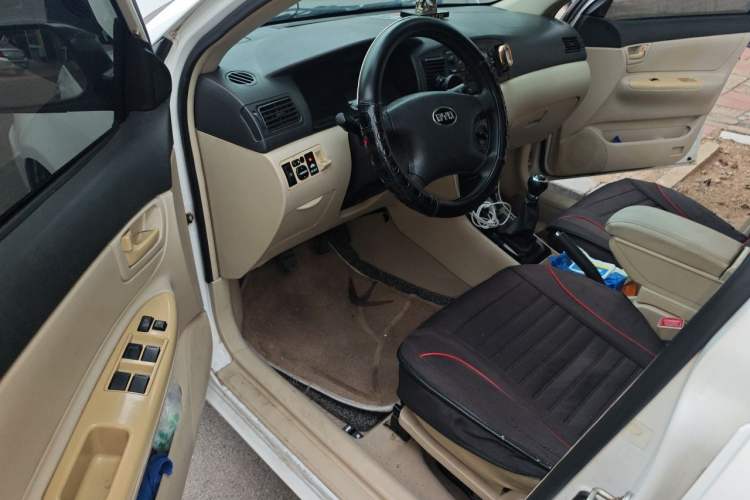 Used BYD F3 2012 Energy-Saving Model 1.5L Manual Comfort Version Driver Seat