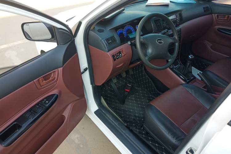 Used BYD F3 2012 Energy-Saving Model 1.5L Manual Comfort Version Driver Seat