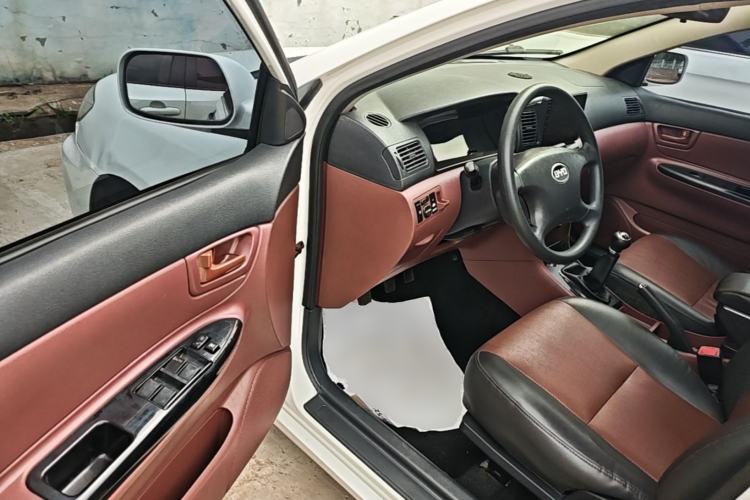Used BYD F3 2012 Energy-Saving Model 1.5L Manual Comfort Version Driver Seat