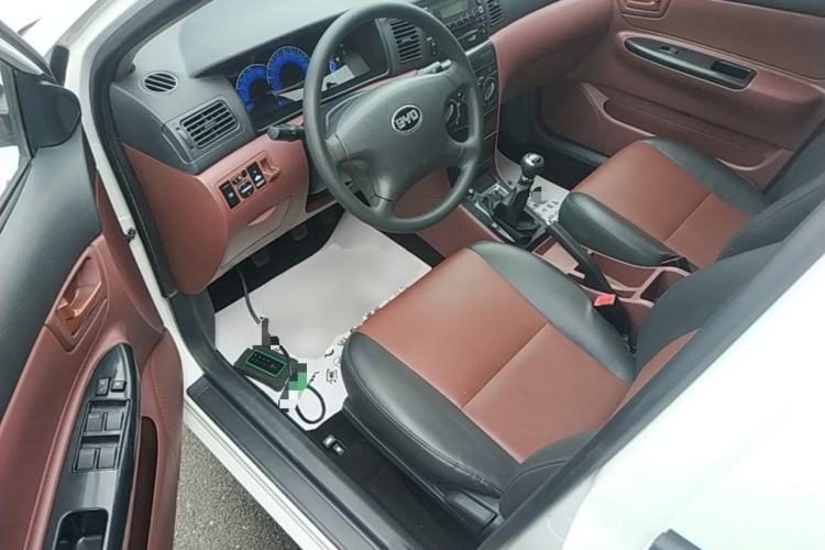 Used BYD F3 2012 Energy-Saving Model 1.5L Manual Comfort Version Driver Seat