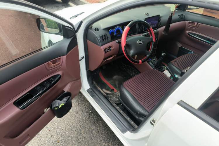 Used BYD F3 2012 Energy-Saving Edition 1.5L Manual Standard Model Driver Seat
