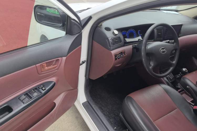 Used BYD F3 2012 Energy-Saving Model 1.5L Manual Comfort Version Driver Seat
