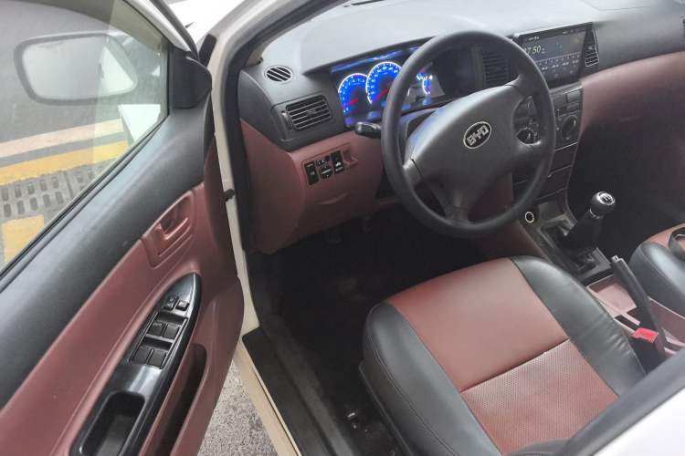 Used BYD F3 2012 Energy-Saving Model 1.5L Manual Comfort Version Driver Seat
