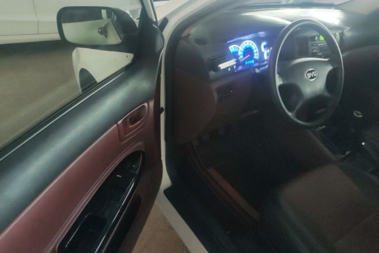Used BYD F3 2012 Energy-Saving Model 1.5L Manual Comfort Version Driver Seat