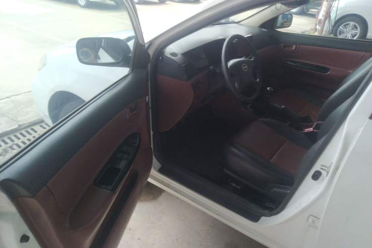 Used BYD F3 2012 Energy-Saving Model 1.5L Manual Comfort Version Driver Seat