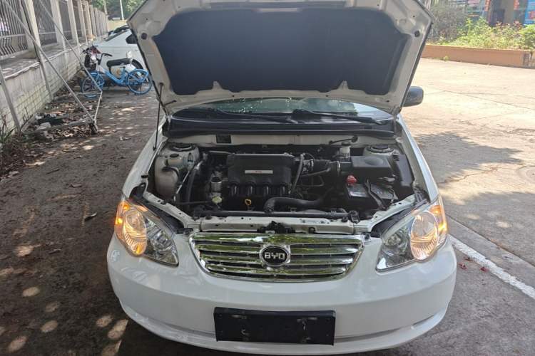 Used BYD F3 2012 Energy-Saving Model 1.5L Manual Comfort Version Engine Bay