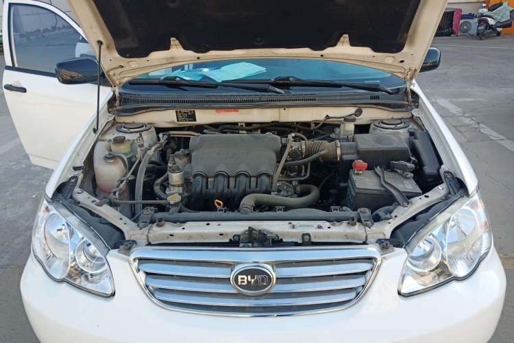 Used BYD F3 2012 Energy-Saving Model 1.5L Manual Comfort Version Engine Bay