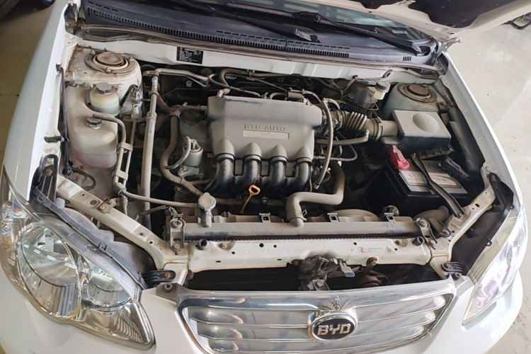 Used BYD F3 2012 Energy-Saving Model 1.5L Manual Comfort Version Engine Bay