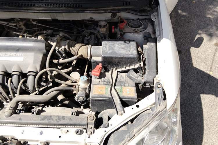 Used BYD F3 2012 Energy-Saving Model 1.5L Manual Comfort Version Engine Bay Left
