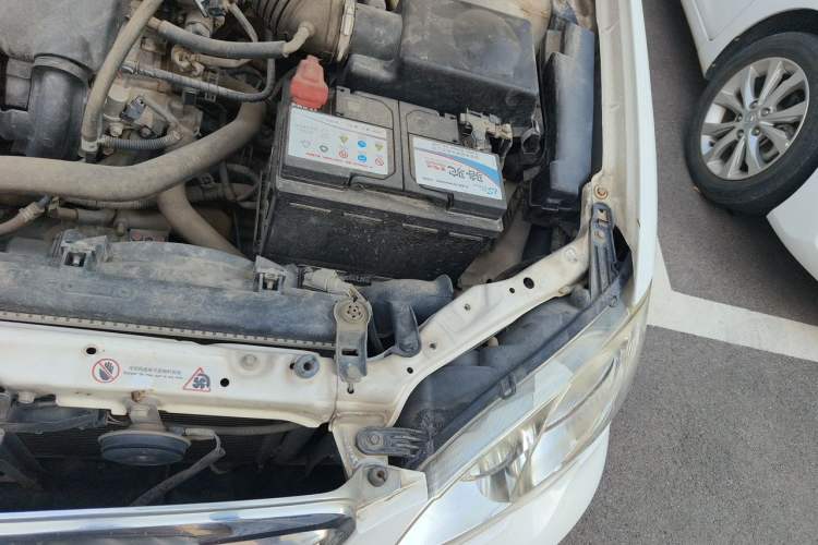 Used BYD F3 2012 Energy-Saving Model 1.5L Manual Comfort Version Engine Bay Left