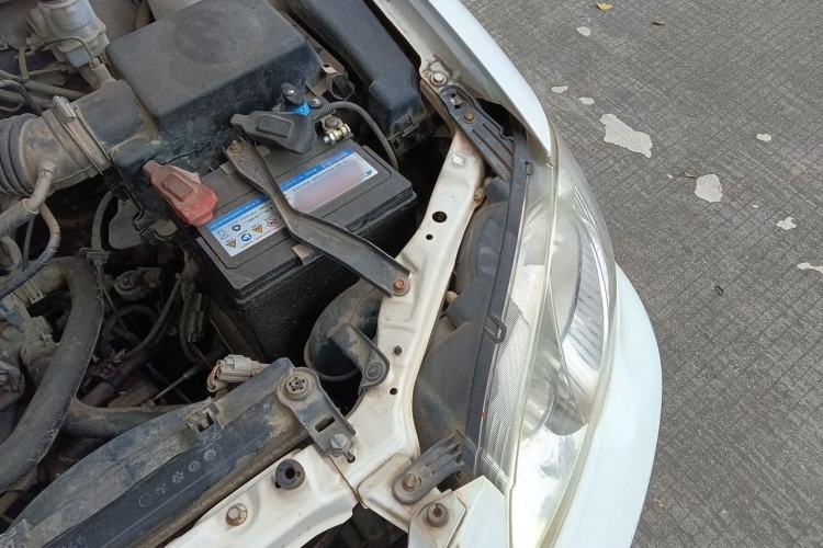 Used BYD F3 2012 Energy-Saving Model 1.5L Manual Comfort Version Engine Bay Left