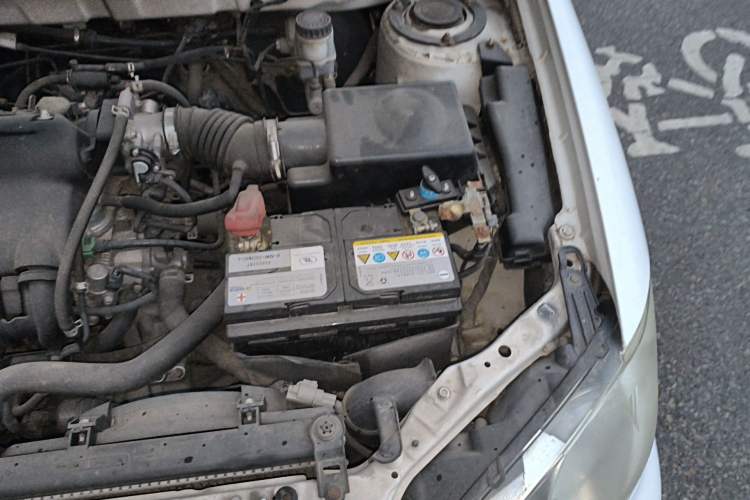 Used BYD F3 2012 Energy-Saving Model 1.5L Manual Comfort Version Engine Bay Left