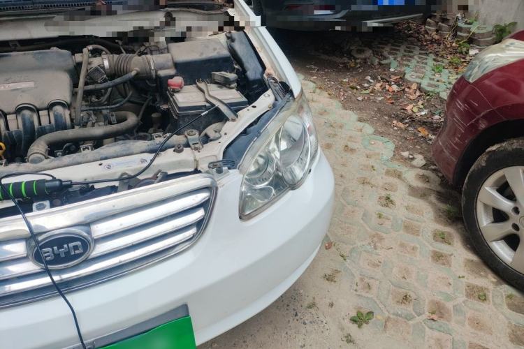 Used BYD F3 2012 Energy-Saving Model 1.5L Manual Comfort Version Engine Bay Left