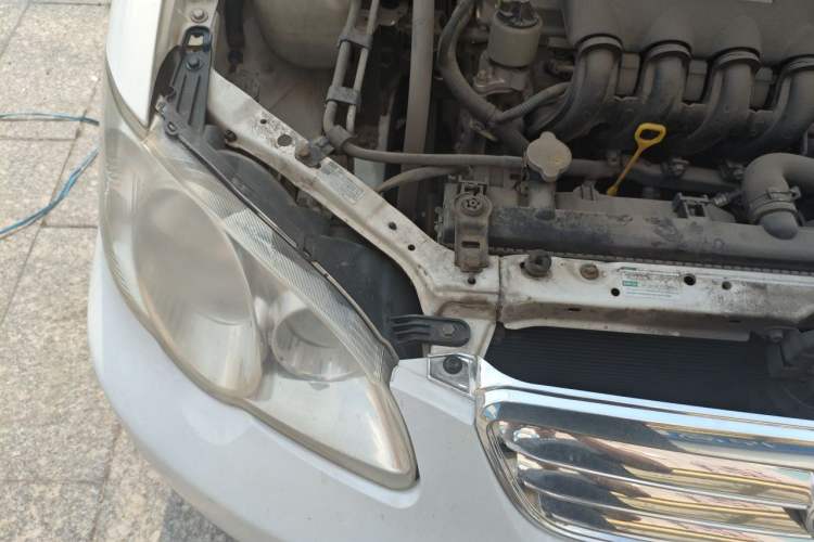Used BYD F3 2012 Energy-Saving Model 1.5L Manual Comfort Version Engine Bay Right