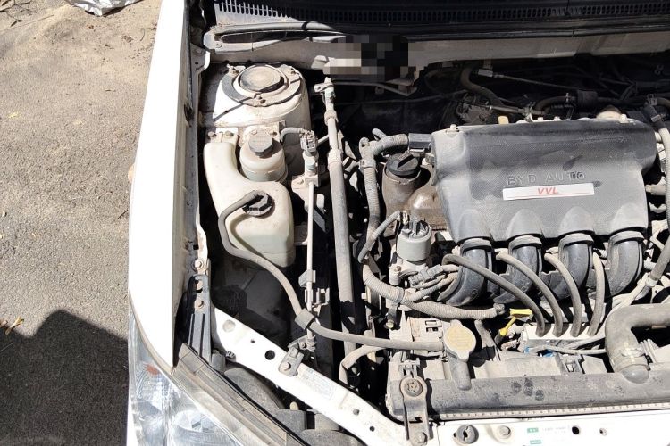 Used BYD F3 2012 Energy-Saving Model 1.5L Manual Comfort Version Engine Bay Right