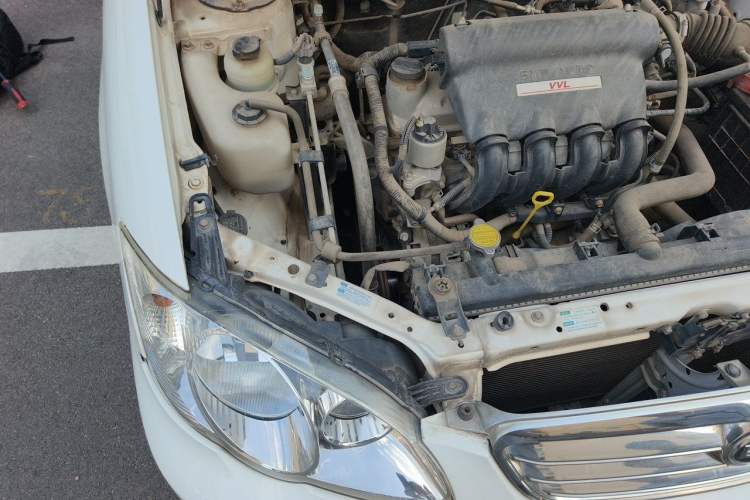 Used BYD F3 2012 Energy-Saving Model 1.5L Manual Comfort Version Engine Bay Right