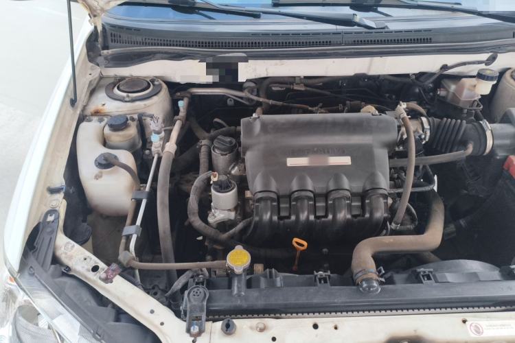 Used BYD F3 2012 Energy-Saving Model 1.5L Manual Comfort Version Engine Bay Right