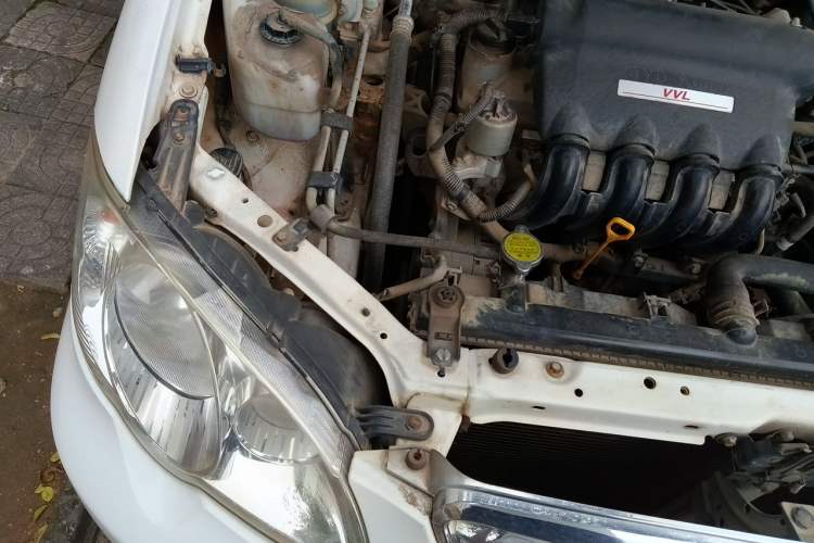 Used BYD F3 2012 Energy-Saving Model 1.5L Manual Comfort Version Engine Bay Right