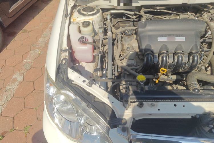Used BYD F3 2012 Energy-Saving Model 1.5L Manual Comfort Version Engine Bay Right