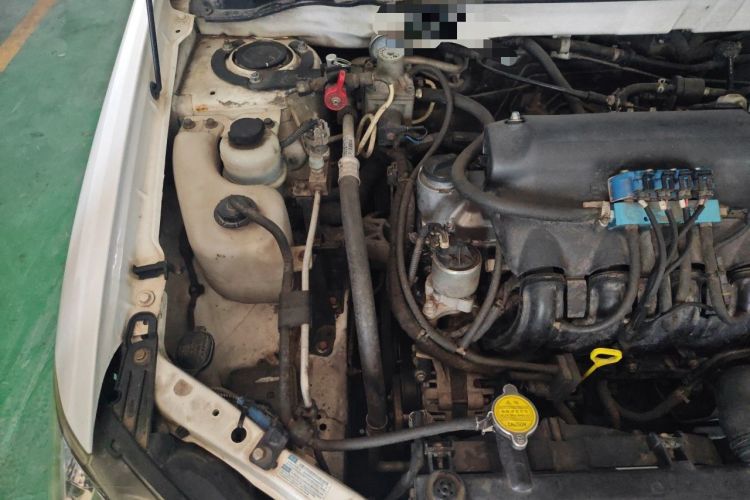 Used BYD F3 2012 Energy-Saving Model 1.5L Manual Comfort Version Engine Bay Right