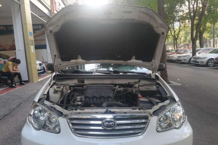 Used BYD F3 2012 Energy-Saving Model 1.5L Manual Comfort Version Engine Bay