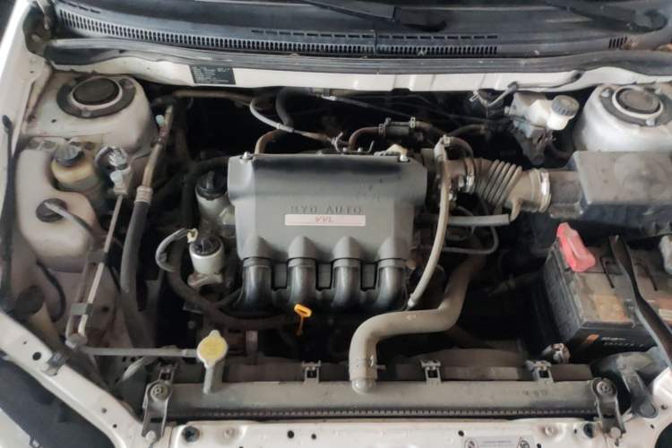 Used BYD F3 2012 Energy-Saving Model 1.5L Manual Comfort Version Engine Bay