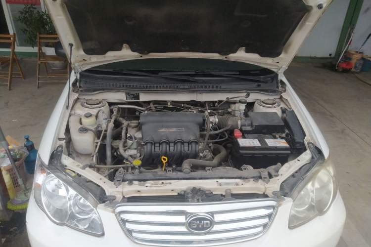 Used BYD F3 2012 Energy-Saving Model 1.5L Manual Comfort Version Engine Bay
