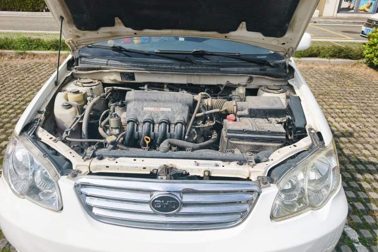 Used BYD F3 2012 Energy-Saving Model 1.5L Manual Comfort Version Engine Bay