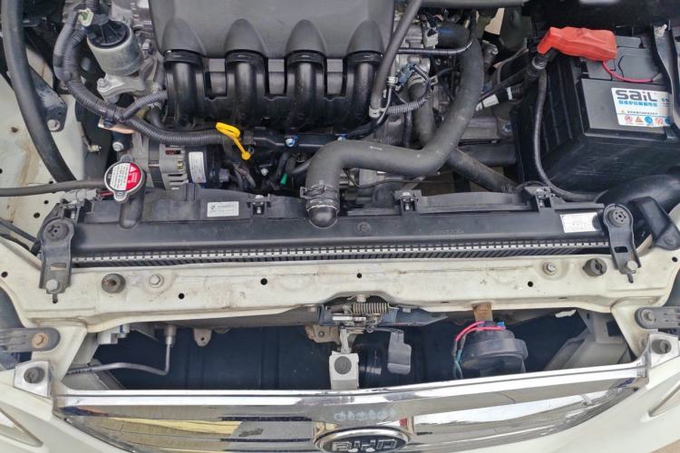 Used BYD F3 2012 Energy-Saving Model 1.5L Manual Comfort Version Engine Bay