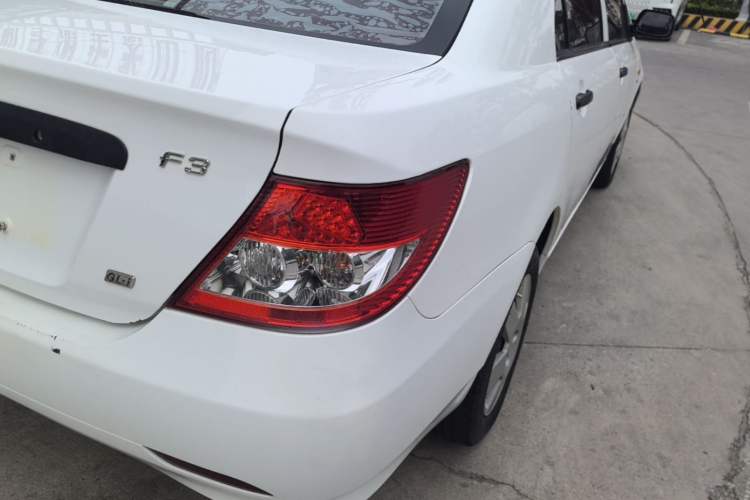 Used BYD F3 2012 Energy-Saving Model 1.5L Manual Comfort Version Exterior 3